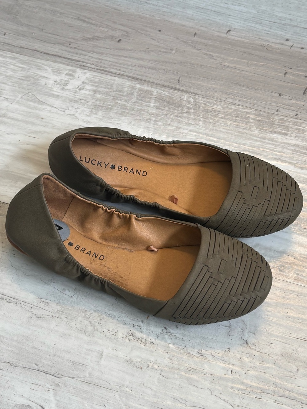 Lucky Brand Emily Olive Green Women’s Flats Size 7